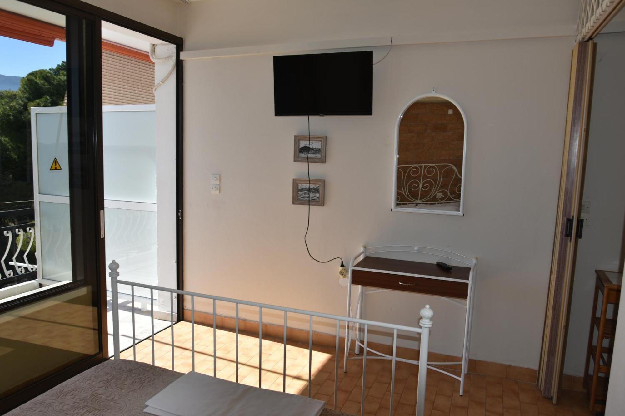 Lions 2 Studios & Apartments, Poros Island. Poros Town 外观 照片