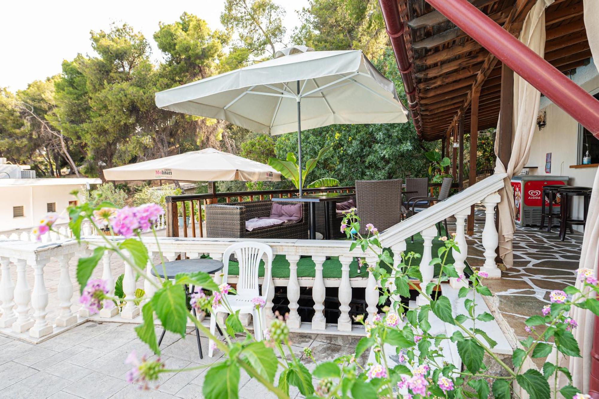 Lions 2 Studios & Apartments, Poros Island. Poros Town 外观 照片