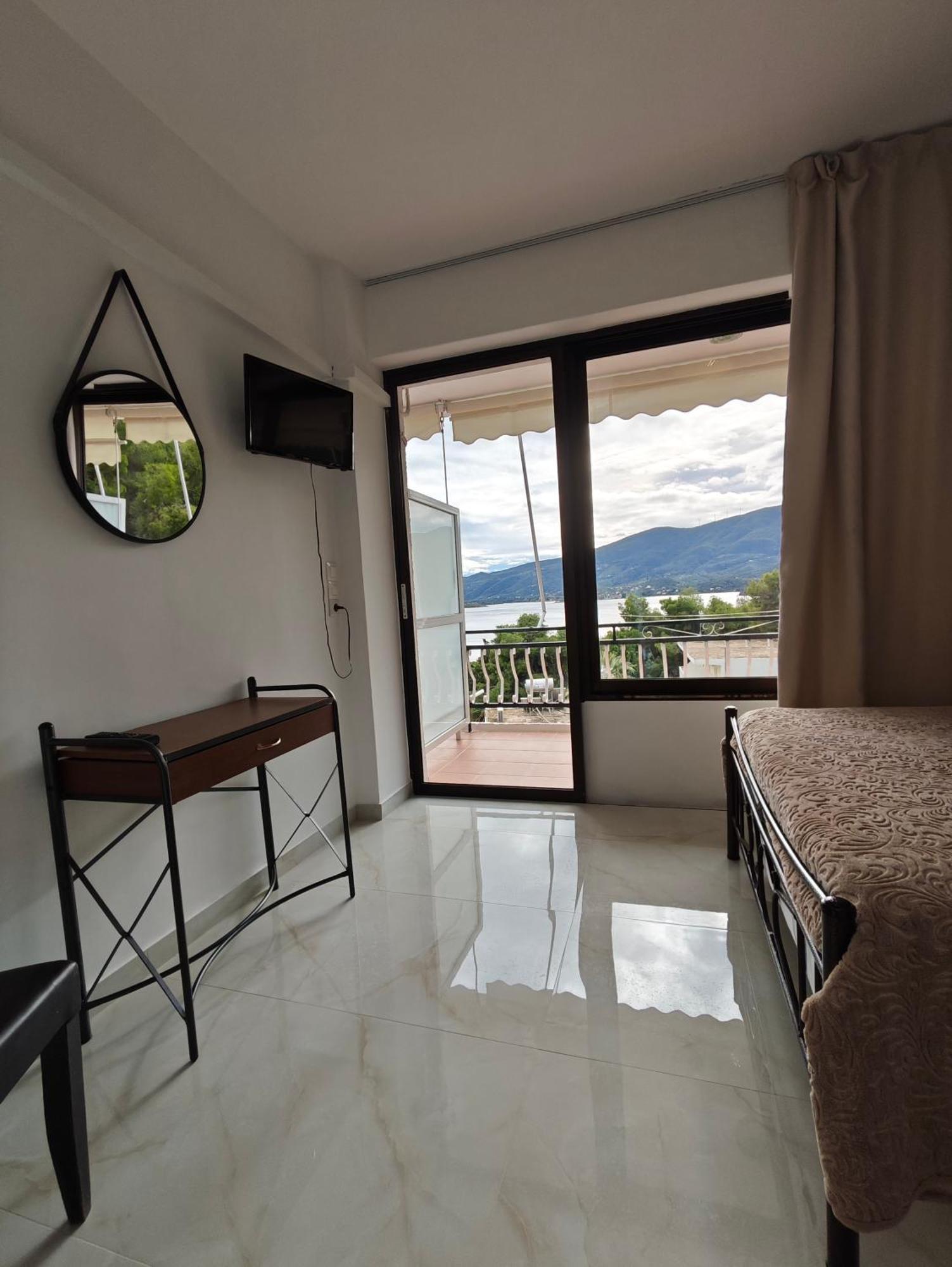 Lions 2 Studios & Apartments, Poros Island. Poros Town 外观 照片