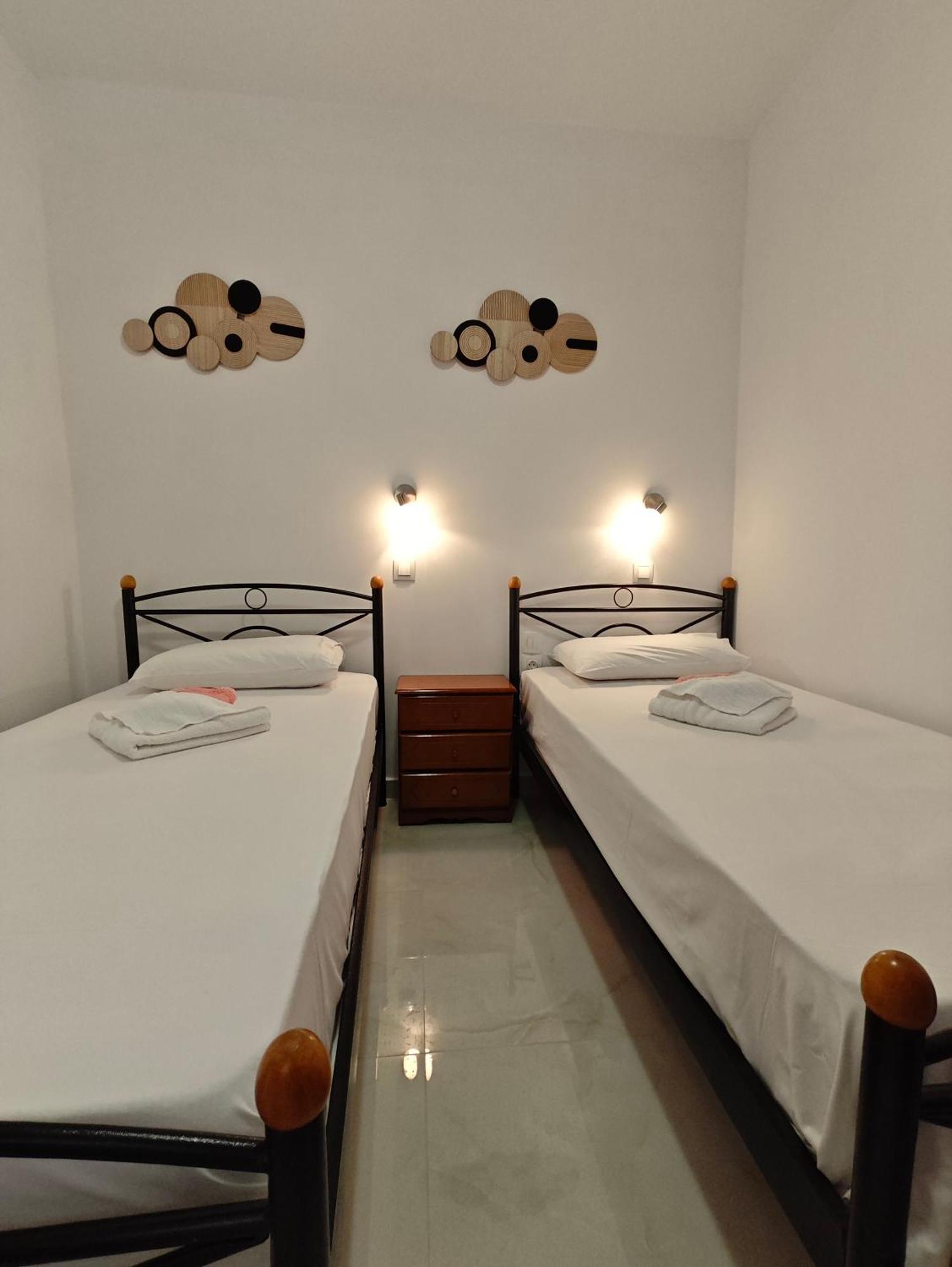 Lions 2 Studios & Apartments, Poros Island. Poros Town 外观 照片